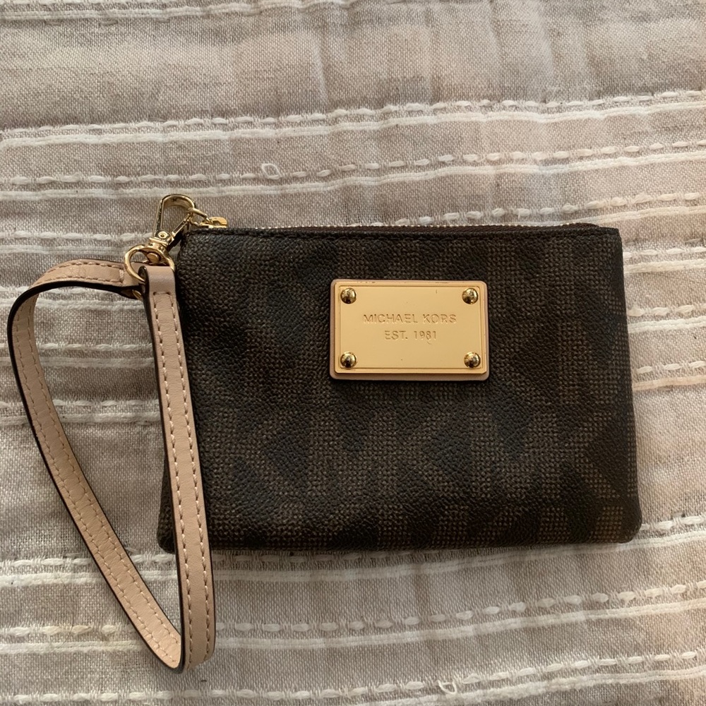 Wristlet